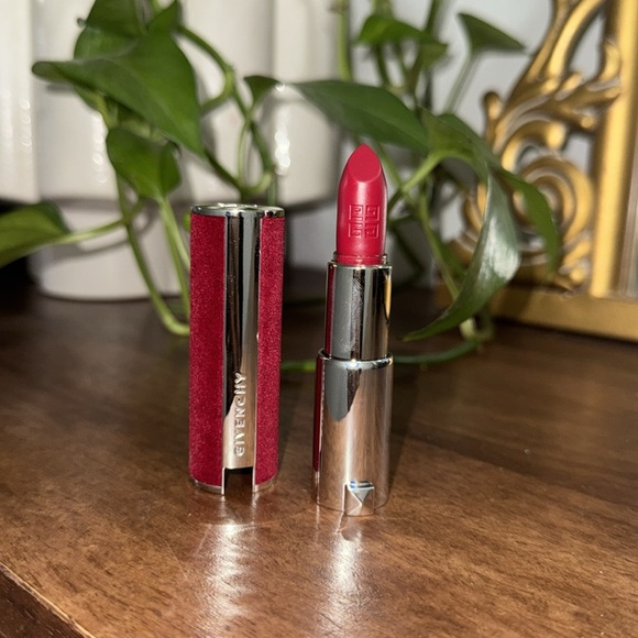 Givenchy Le Rouge Deep Velvet bold Lipstick Authentic - Picture 13 of 14